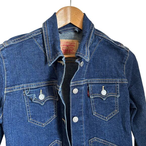 Levi's Juniors size Small Denim jean jacket  Medium Wash - Picture 3 of 6